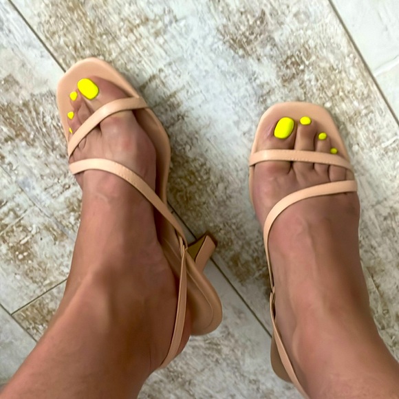 H&M tan heels - Picture 1 of 9